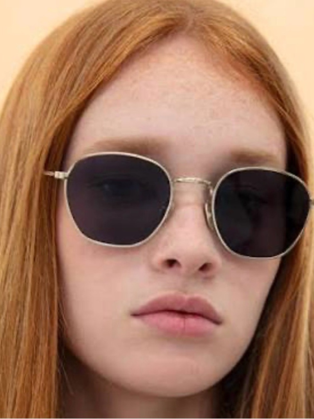 Illesteva Sunglasses Case & sunglasses